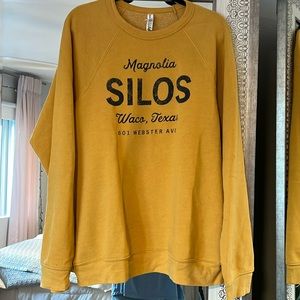 Sweatshirt from The Silos Magnolia